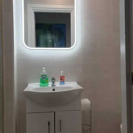 The Art House 2 Galway, Woodquay Apartment